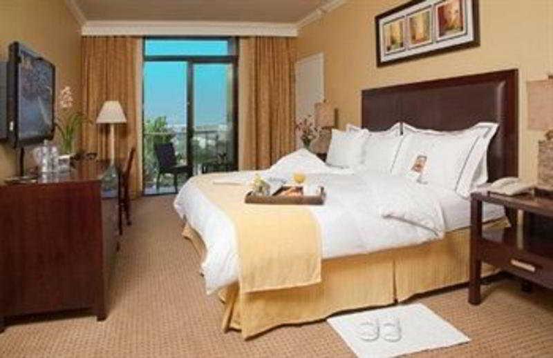 Hotel Hyatt Regency Newport West 4*