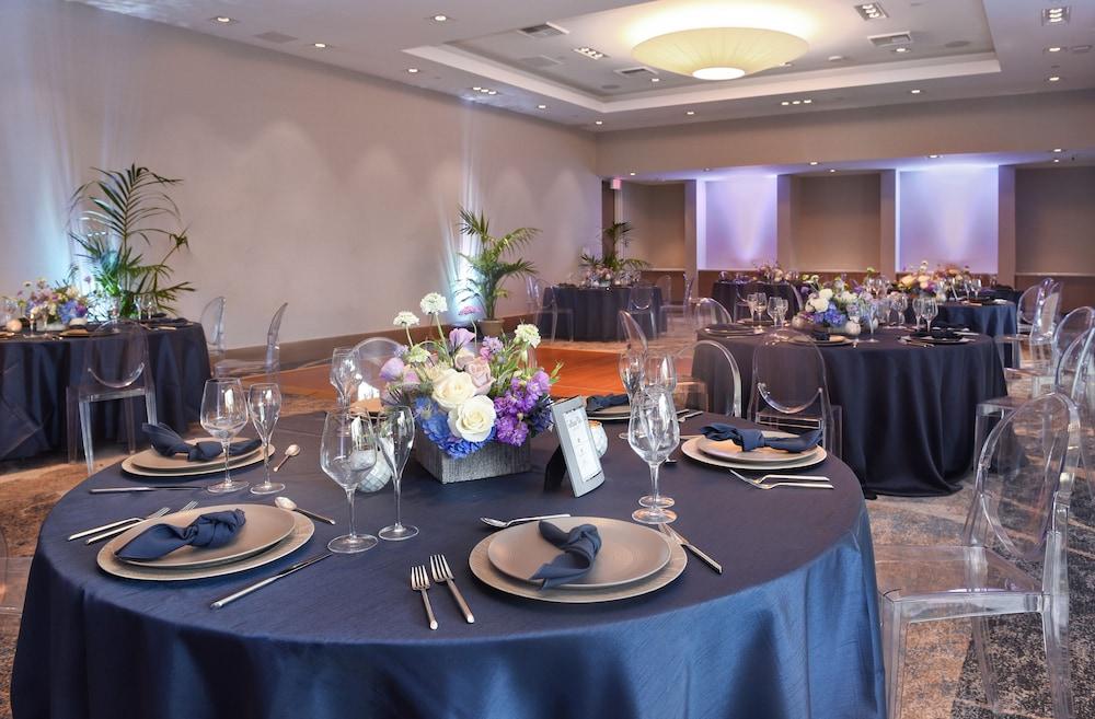 Hyatt Regency West Hotel Newport Beach
