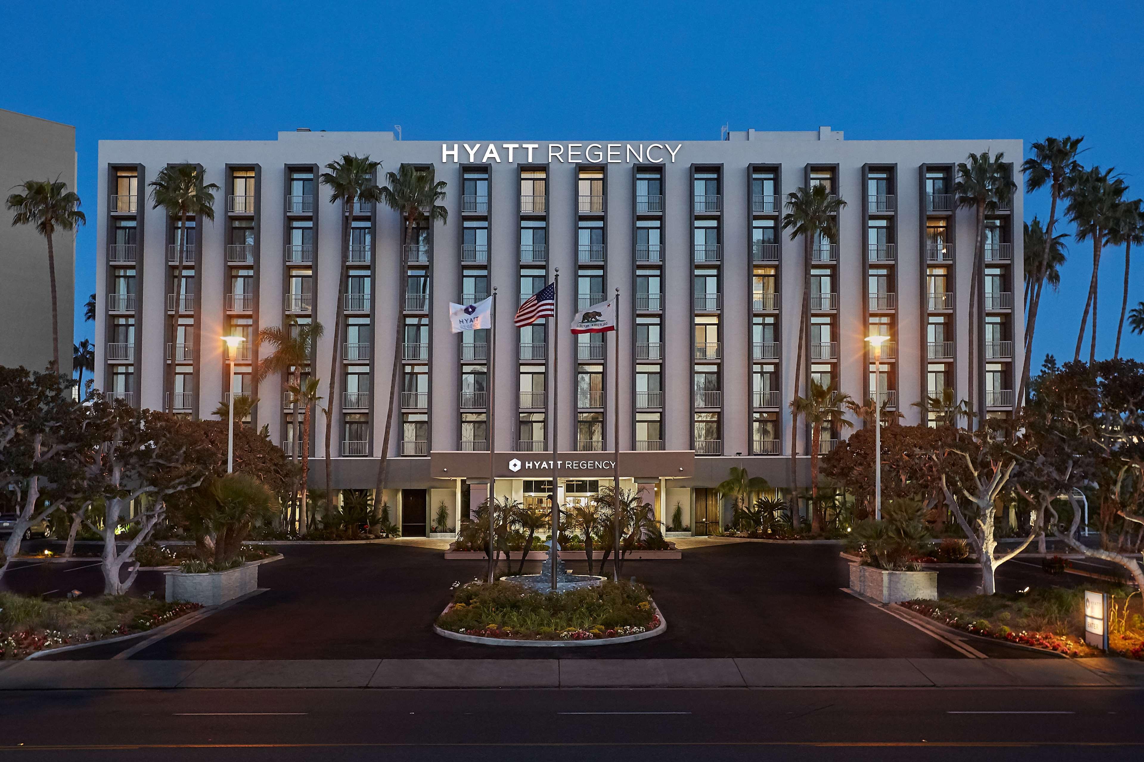 Hyatt Regency Newport West Hotel