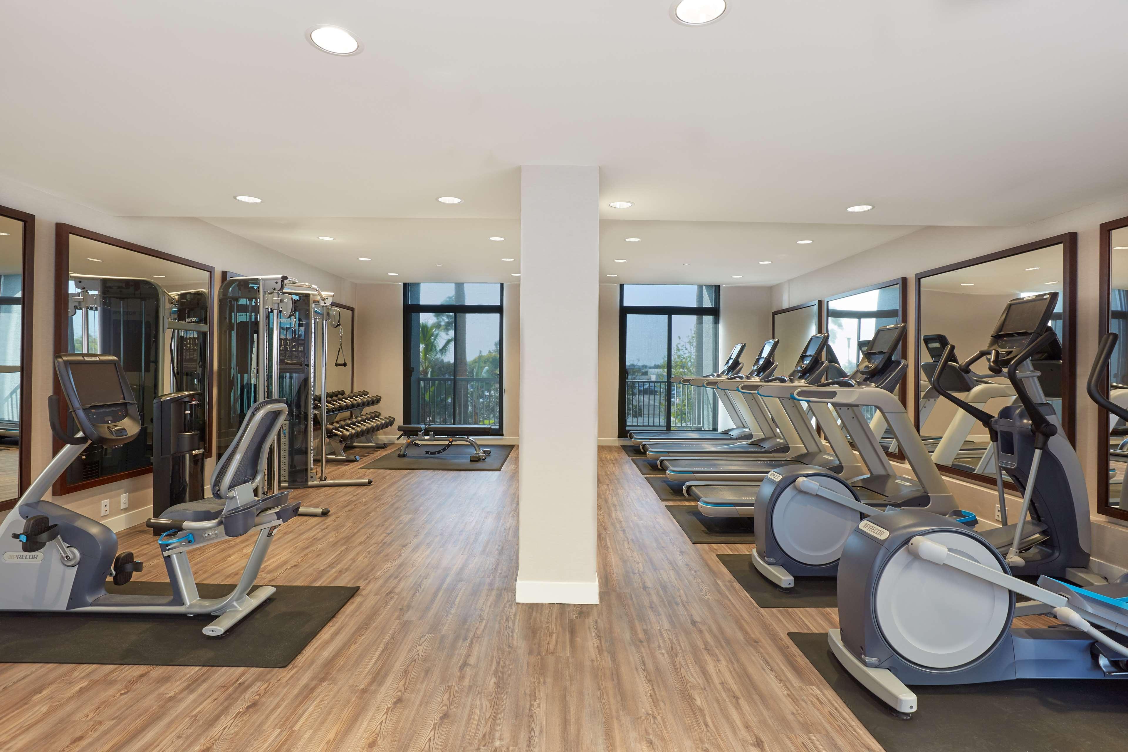 Hyatt Regency West Hotel 4*