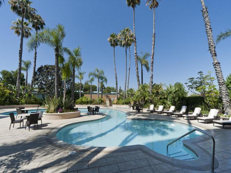 Hyatt Regency Newport West Hotel